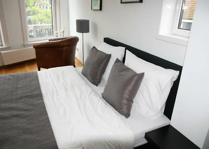 Bridge Bed & Breakfast 3*