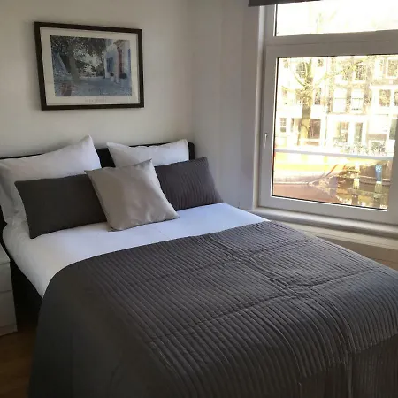 Bridge Nocleg ze śniadaniem 3*