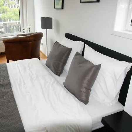 Bridge Alojamento de Acomodação e Pequeno-almoço 3*